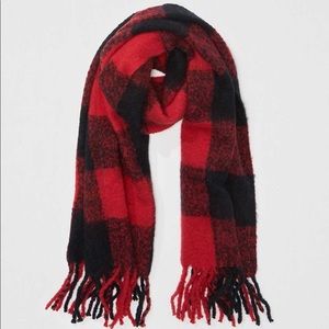 American Eagle Buffalo Red Black Chunky Plaid Scarf